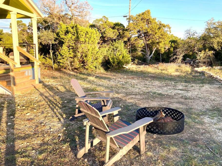 Fischer Cozy Tiny Home In The Hills מראה חיצוני תמונה