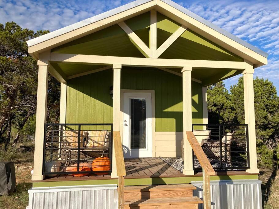 Fischer Cozy Tiny Home In The Hills מראה חיצוני תמונה