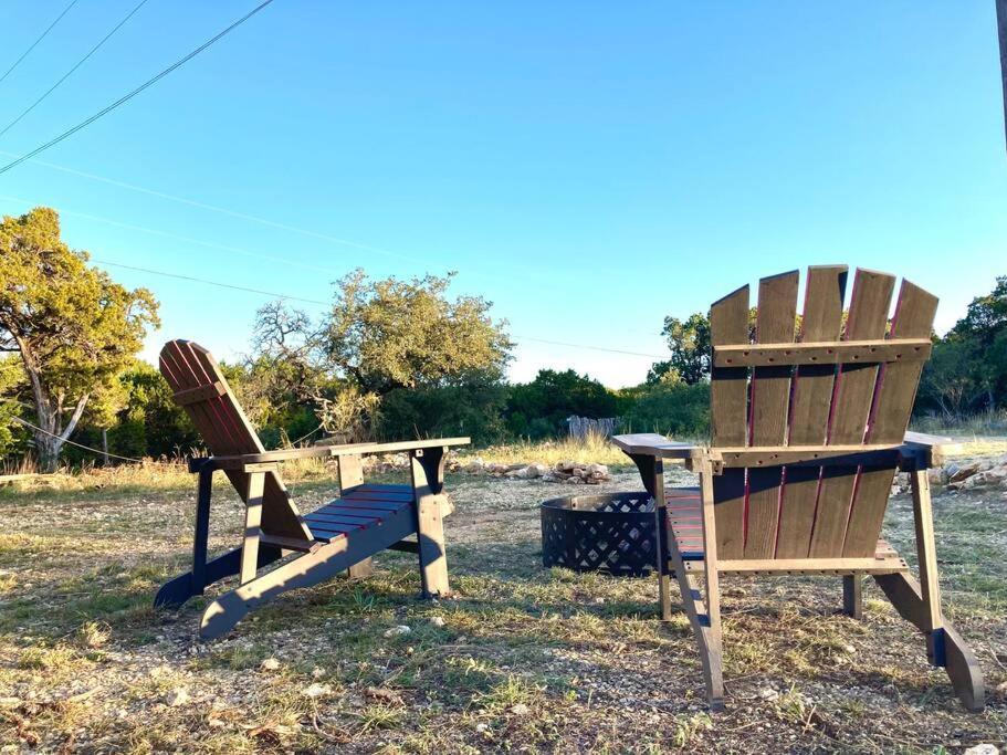 Fischer Cozy Tiny Home In The Hills מראה חיצוני תמונה